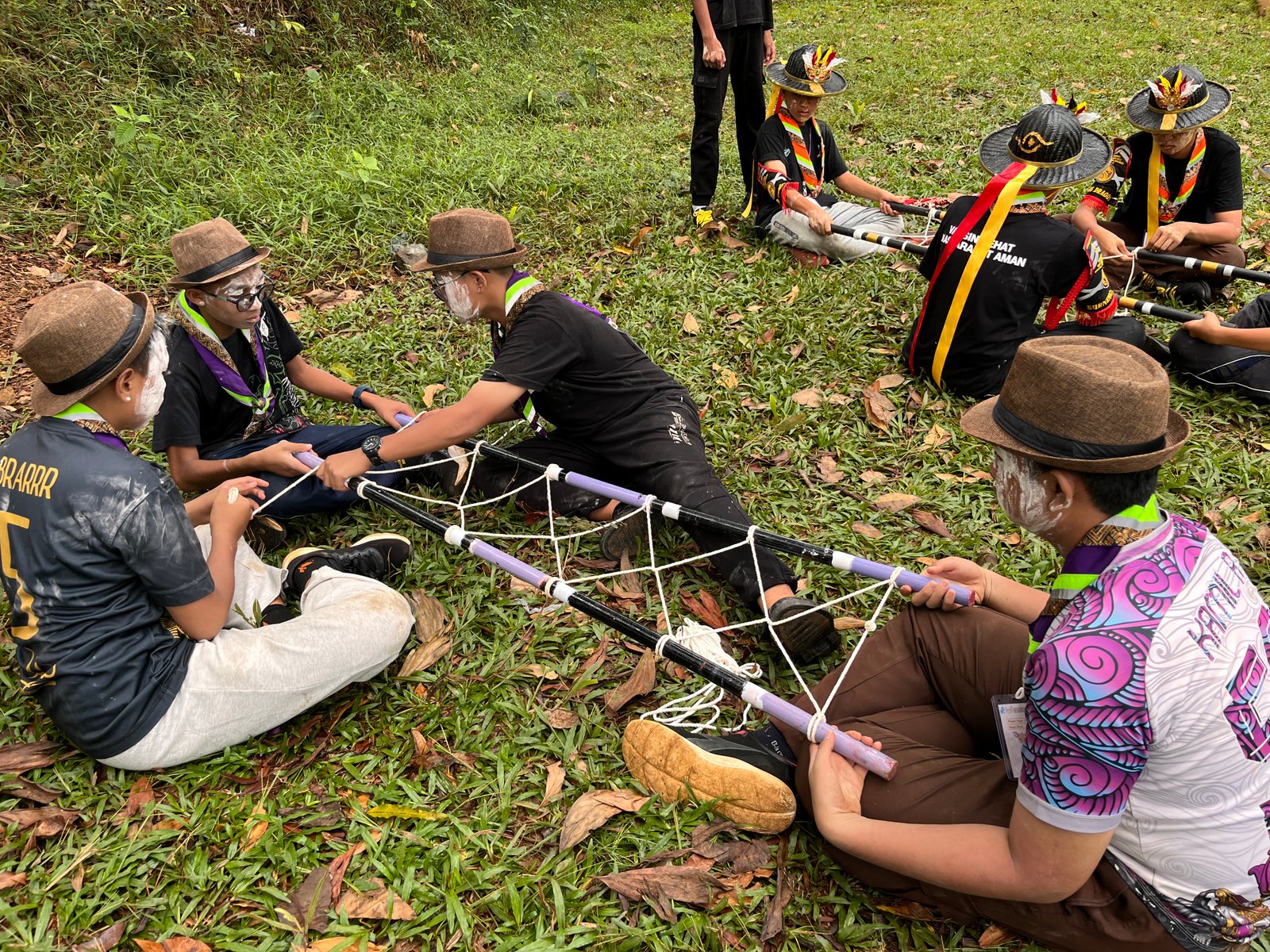 Pembuatan Tandu Sederhana